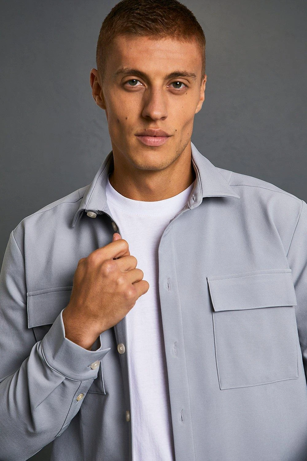 Surchemise à Poches Multiples 4 Surchemise à Poches Multiples – Image 4