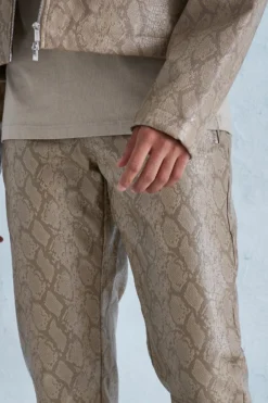 Pantalon Droit En Similicuir Serpent -Promos Coutuvelle Magasin bmm29241 stone xl 3 scaled