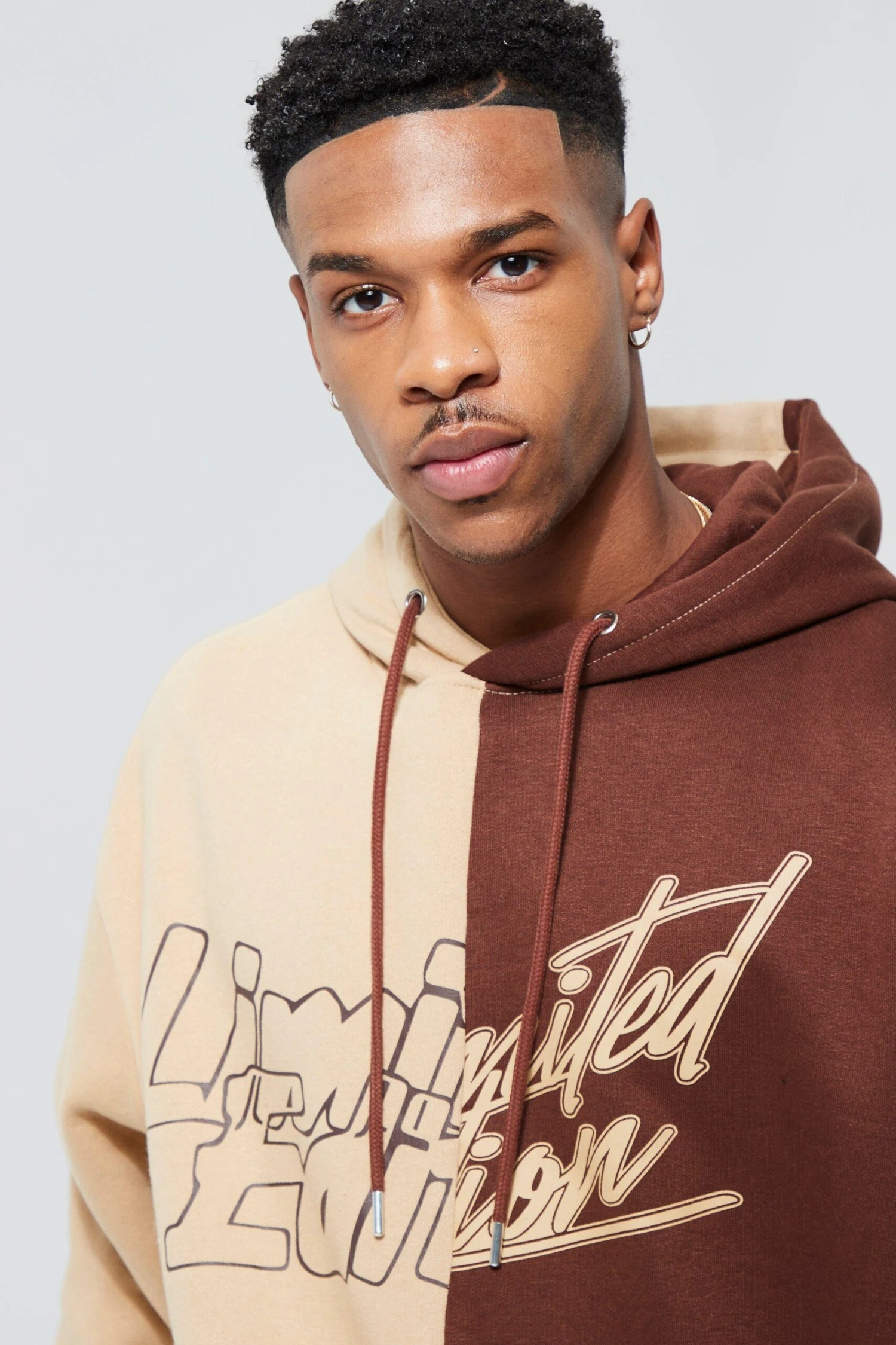 Sweat à Capuche Oversize Bicolore Imprimé 4 Sweat à Capuche Oversize Bicolore Imprimé – Image 4