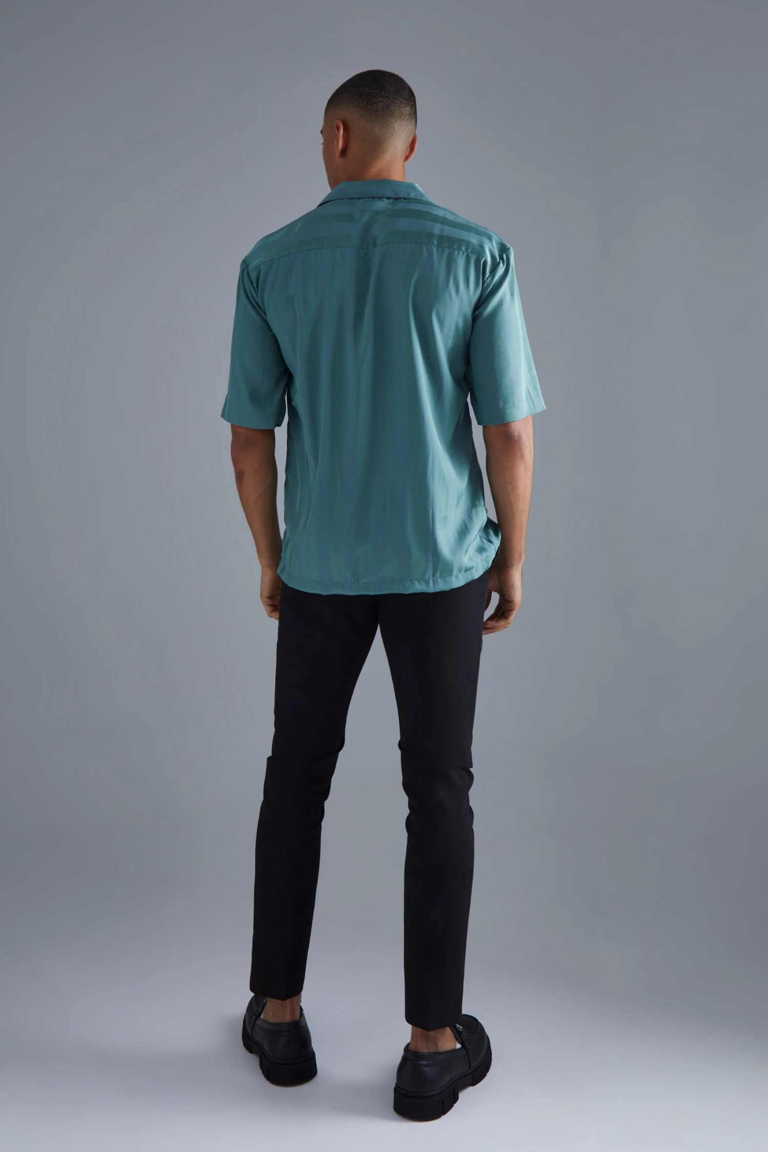 Chemise Satinée à Manches Courtes 2 Chemise Satinée à Manches Courtes – Image 2